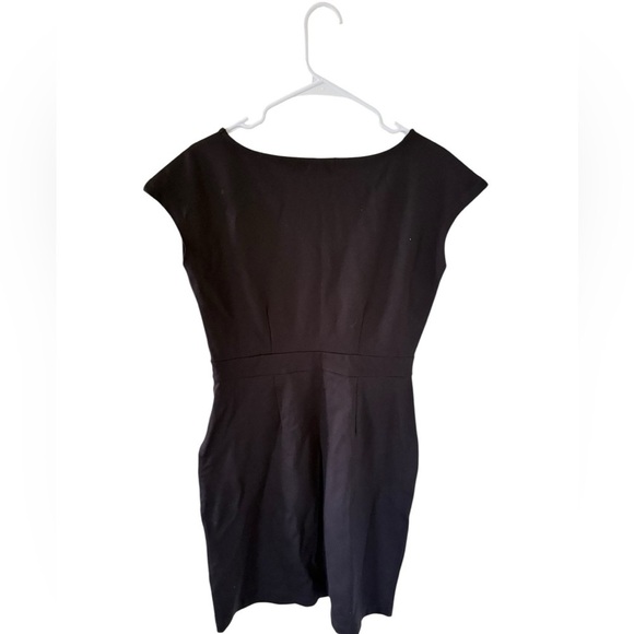 Quince NEW Ultra-Stretch Ponte Cap Sleeve Dress Black - Picture 4 of 8